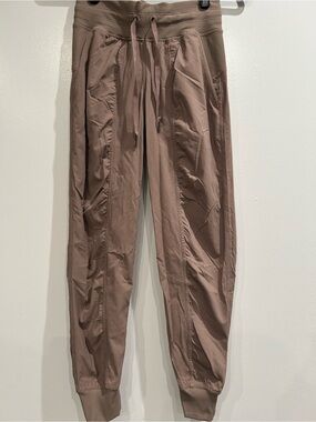 lululemon athletica women’s Dusty Rose Jogger Sweatpants size 2